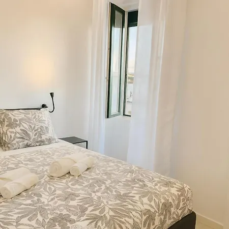 Naval - Marina View *