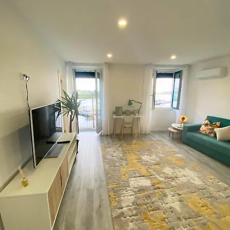 Naval - Marina View 아파트 *