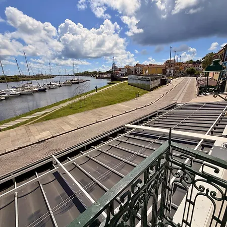 Naval - Marina View
