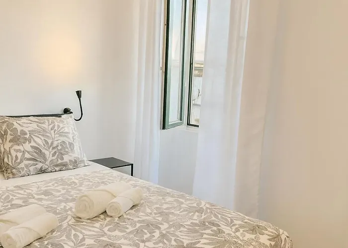 Naval - Marina View *